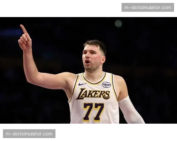 湖人首节净胜18分奠定基调 东契奇三节28分高效引领进攻体系