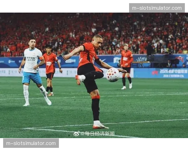 成都蓉城五球大胜西海岸，费利佩替补20分钟上演帽子戏法